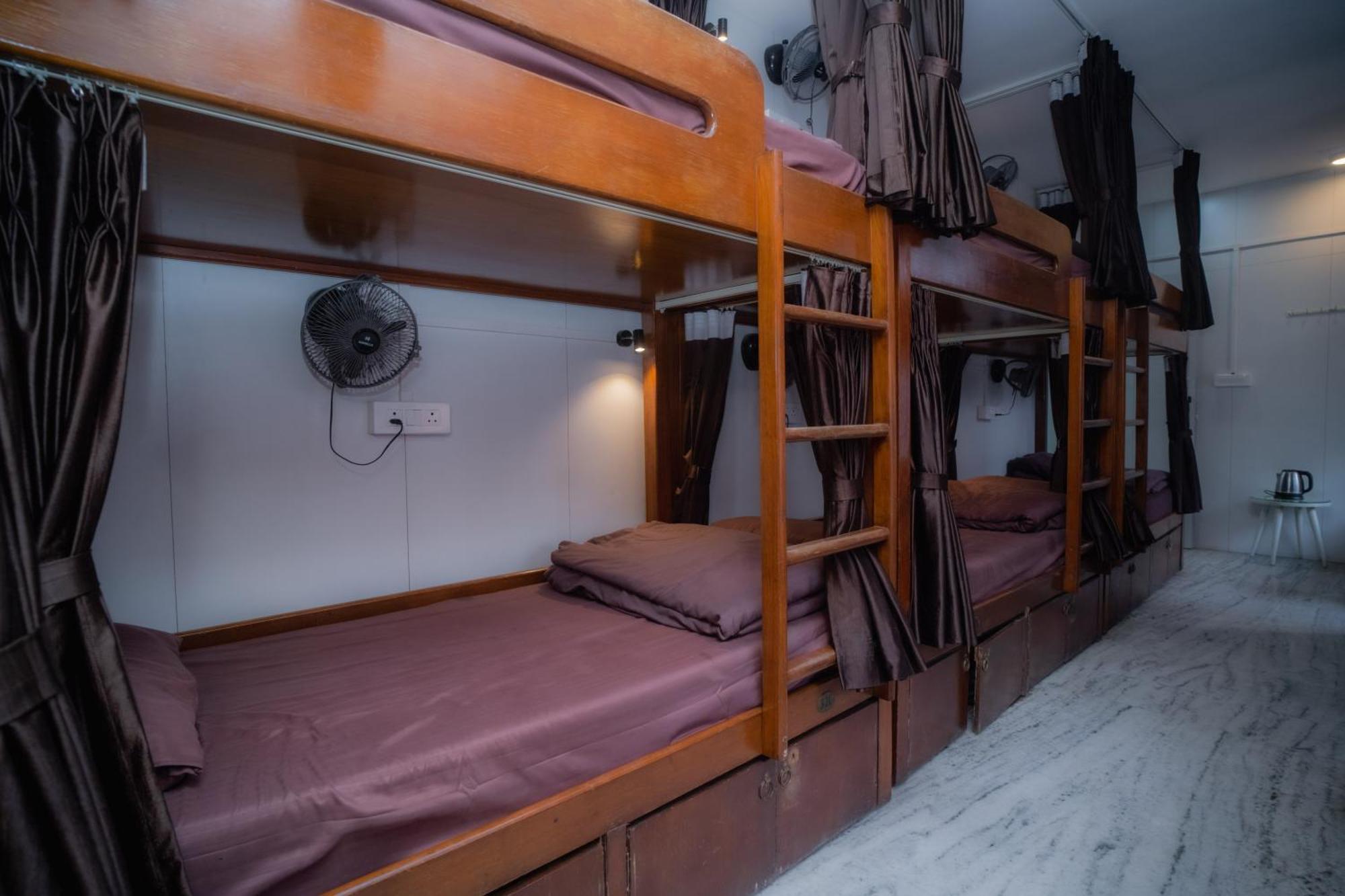 Pearl Courtyard Dormitory Waranasi Zewnętrze zdjęcie