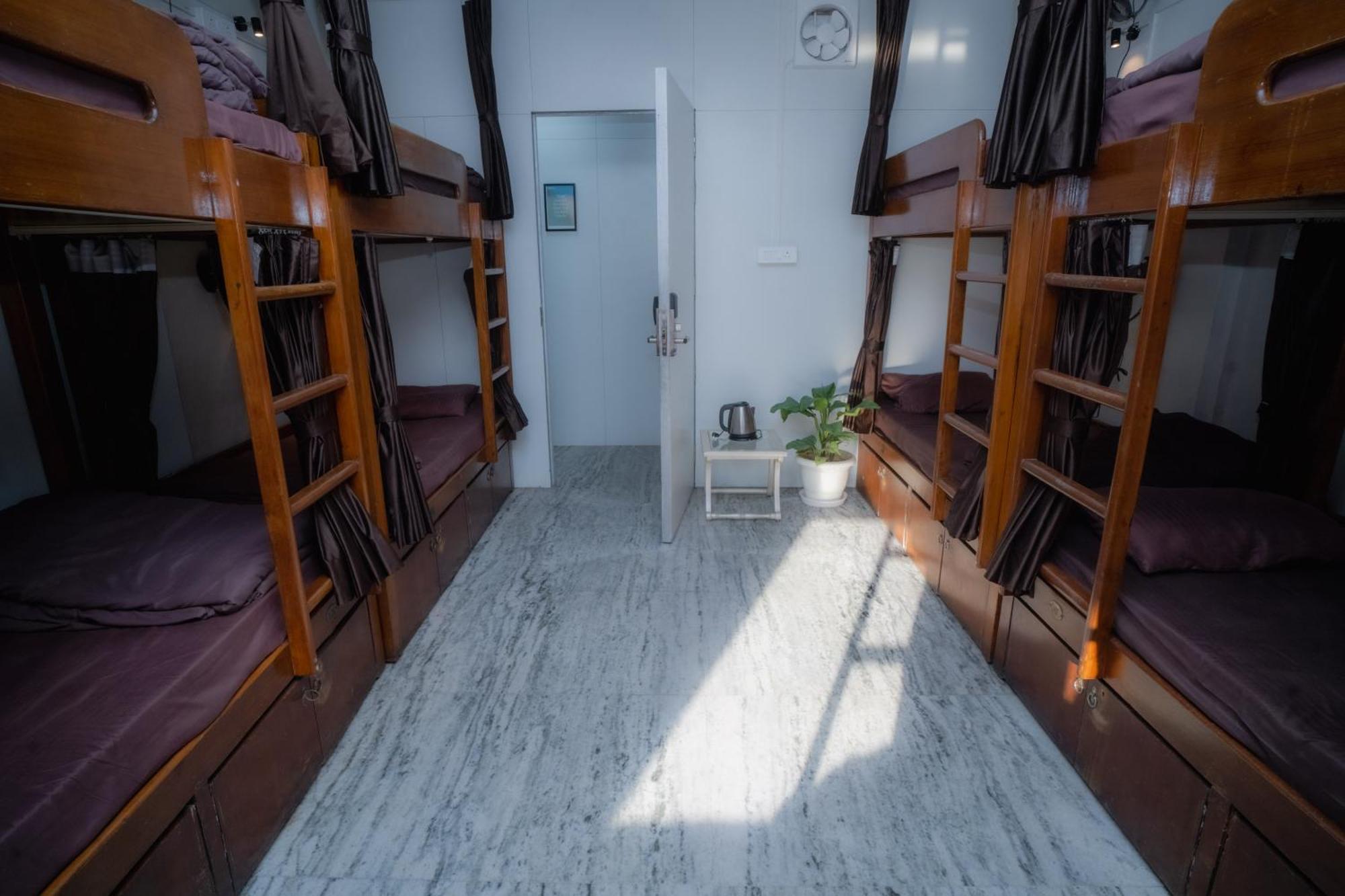 Pearl Courtyard Dormitory Waranasi Zewnętrze zdjęcie