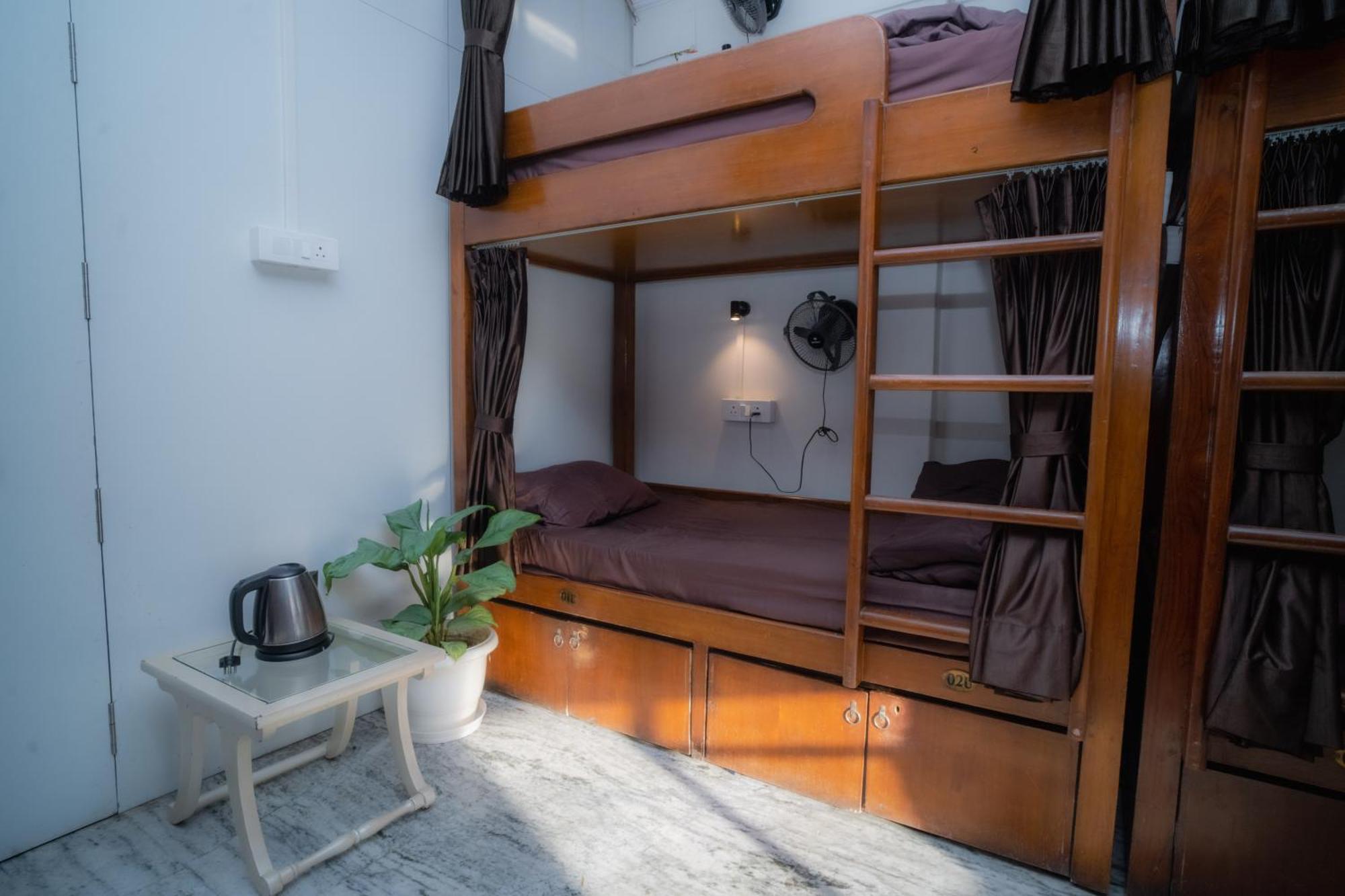Pearl Courtyard Dormitory Waranasi Zewnętrze zdjęcie